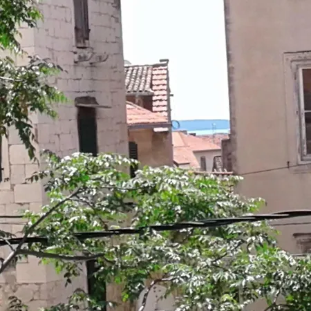 Stone Apartman Varos Split Exterior photo