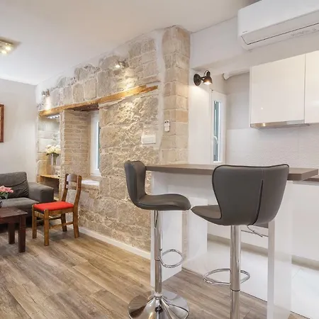 Stone Apartman Varos Split Exterior photo