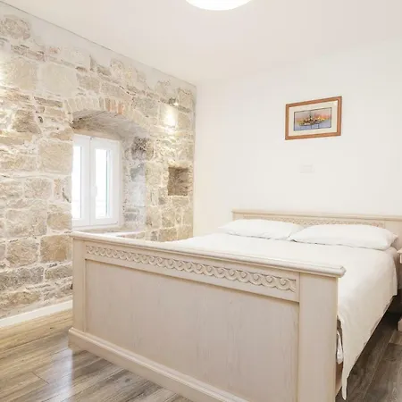 Stone Apartman Varos Split Exterior photo