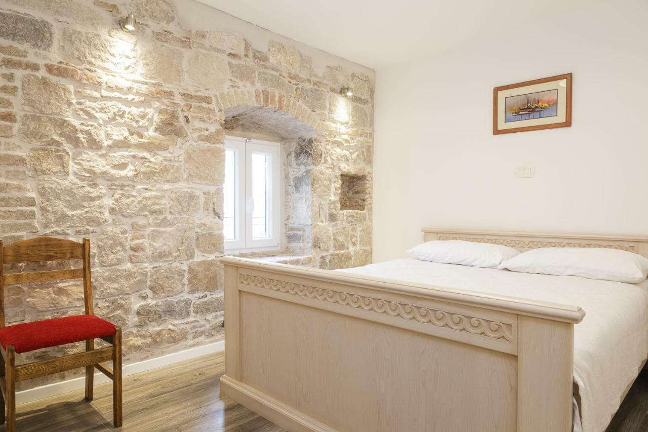 Stone Varos Apartment Split